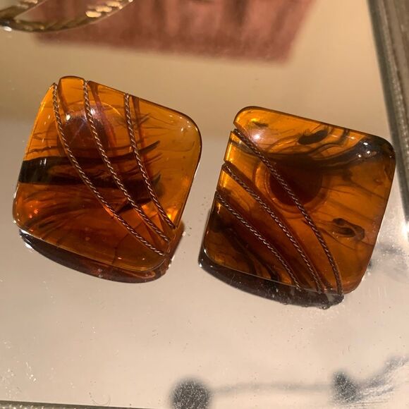 Jewelry - Vintage brown acrylic square earrings